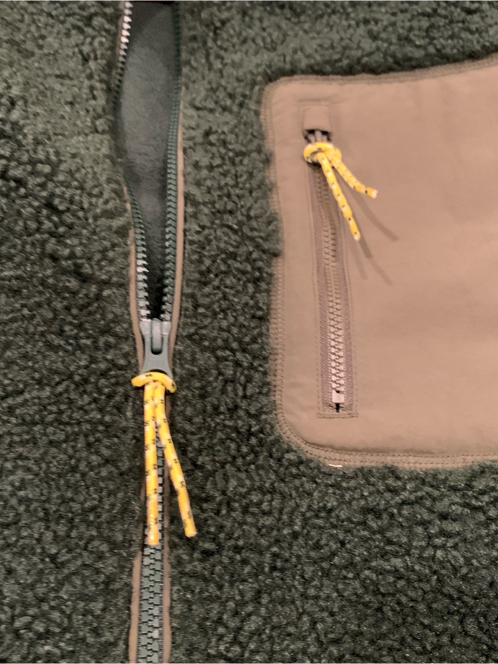 JW ANDERSON + UNIQLO Dark Green Sherpa Zip Jacket - Picture 5 of 12